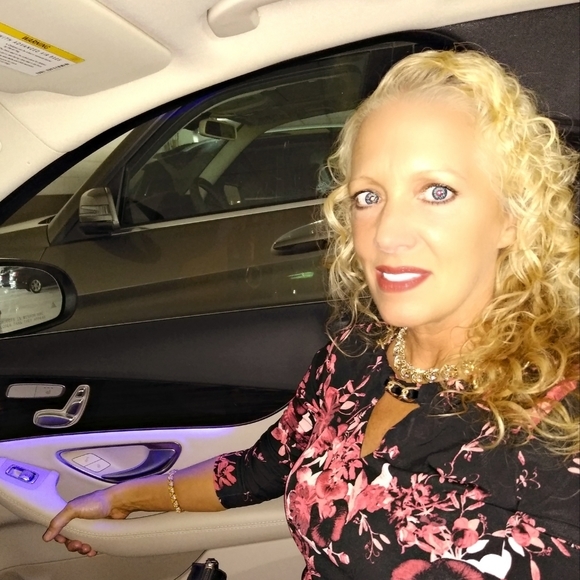 Meet your Posher, Phyllis - Picture 9 of 12